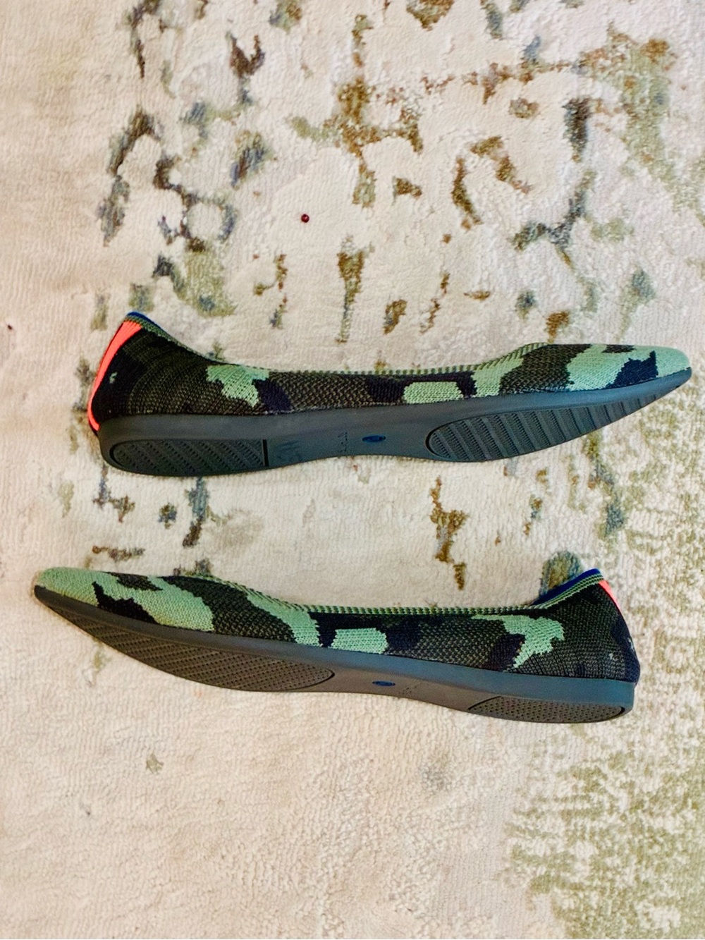 Rothy's Olive Camo Pointed Toe Flats size 7.5 - Picture 5 of 9